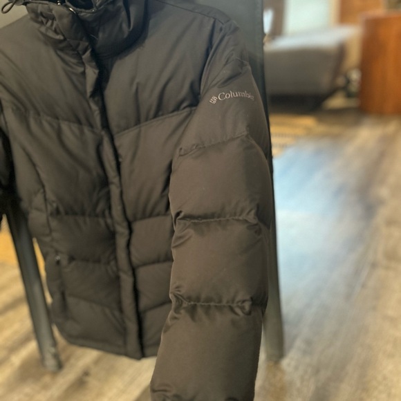 Columbia Puffer Winter Jacket – Size XS, Lightweight & Warm - Picture 2 of 5